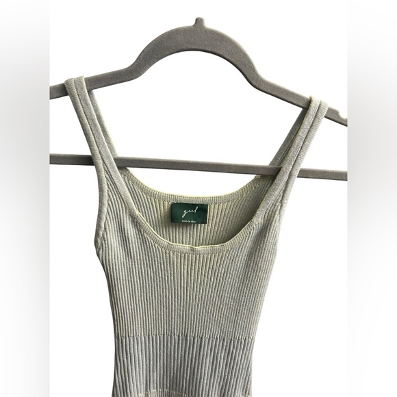 Geel Caspian Dress - Picture 6 of 8